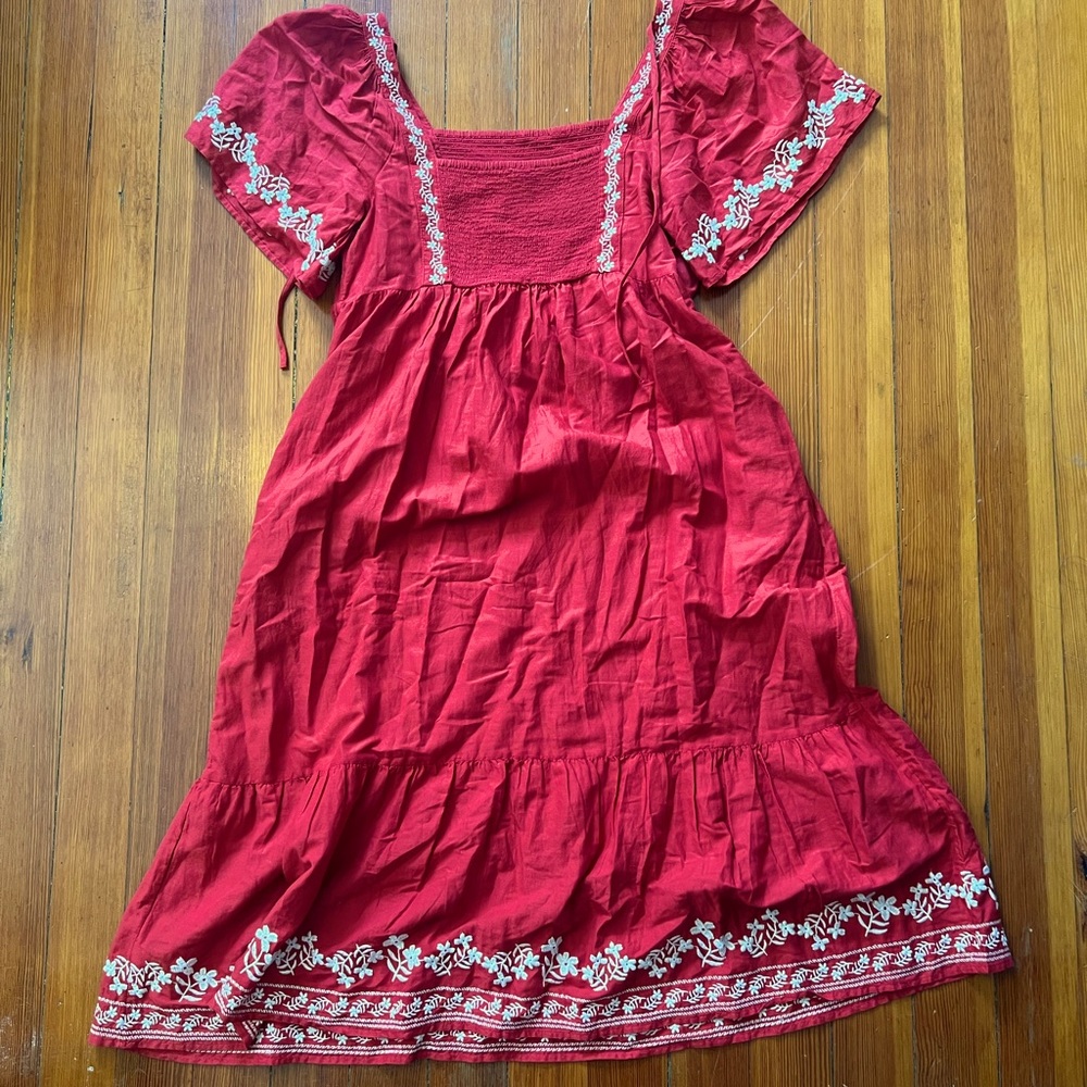 Old Navy Peasant red dress with white accents ♥️